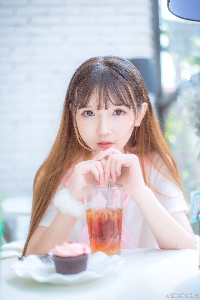 一刹真情，不能说那是假的。爱情永恒，不能说只有那一刹。